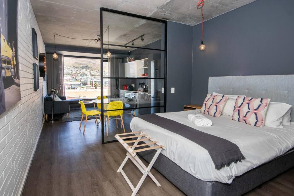 504 Wex1 Hip And Happening Studio Apartment *